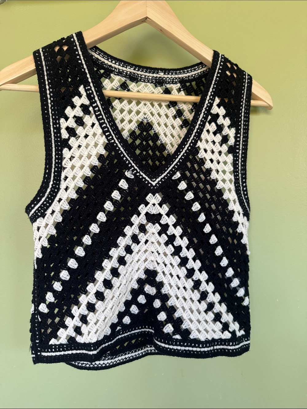 Black and White Crochet V-Neck Tank Top